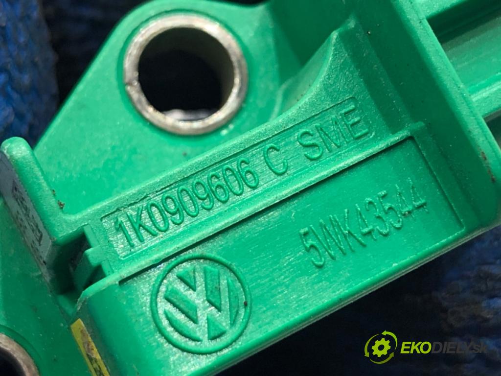 AUDI A4 B8 sedan 2008 118 kW 1.8 TFSI 1798 Snímač nárazu 1K0909606C (Snímač nárazu)