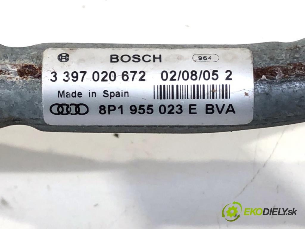 AUDI A3 8P liftback 2005 75 kW 1.6 1595 Mechanizmus stieračov predný 8P1955023E (Motorček stieračov predný)