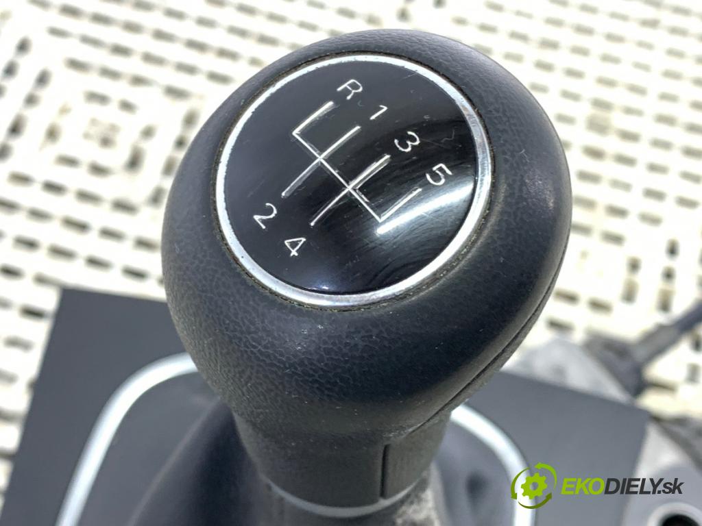 AUDI A3 8P liftback 2005 75 kW 1.6 1595 kulisa 1K0711049AR (Řadicí páka (kulisa) )