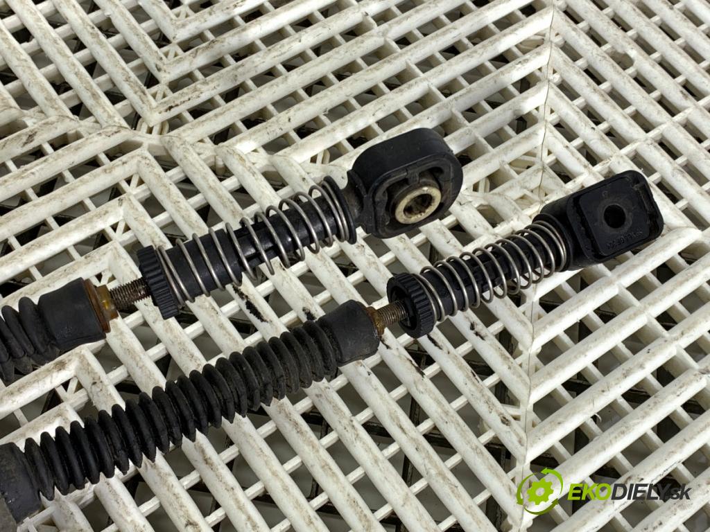 AUDI A3 8P liftback 2005 75 kW 1.6 1595 kulisa 1K0711049AR (Řadicí páka (kulisa) )