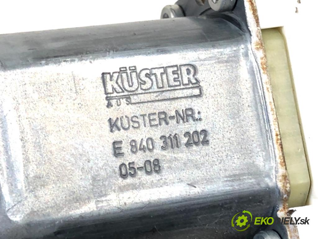 AUDI A3 8P liftback 2005 75 kW 1.6 1595 motor sťahovaní okna levý přední část 8P0959801H