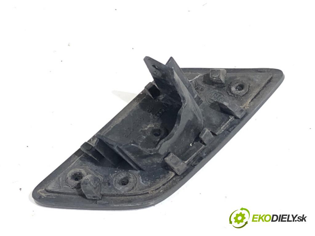 AUDI A3 8P liftback 2005 75 kW 1.6 1595 Kryt ostrekovača svetla ľavá strana 8P4955275