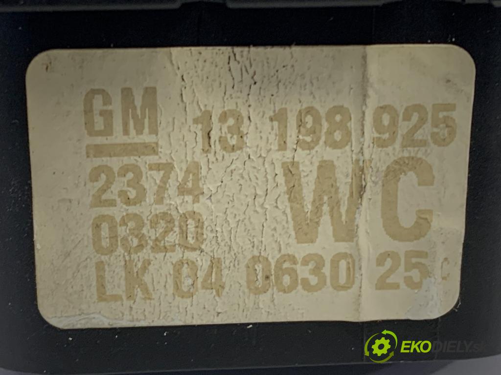 OPEL ASTRA H Kombi 2004 74 kW 1.7 CDTI (L35) 1686 spínač světel 13198925