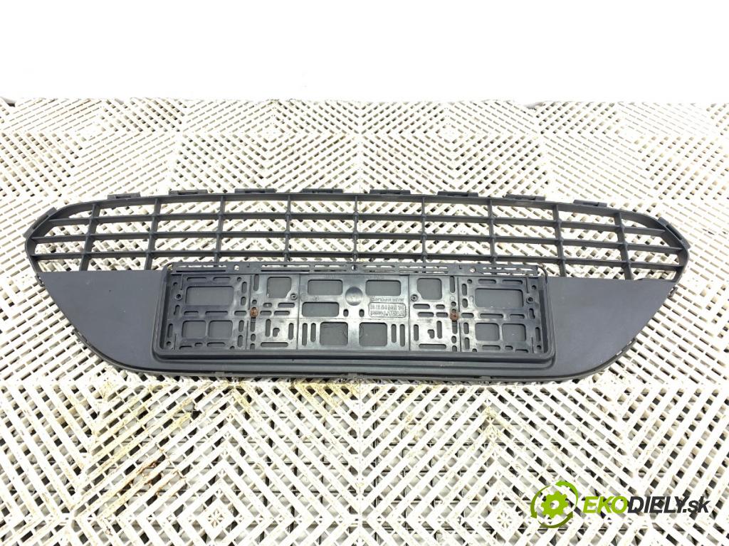 FORD FOCUS II Kombi 2008 80 kW 1.6 TDCi 1560 mří nárazníka přední část 8M51-17B968-BE (Přední mřížka (maska chladiče))