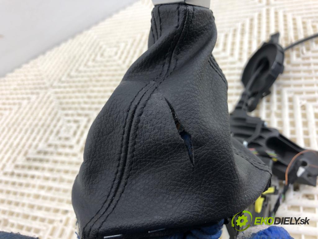 BMW F45 nadwozie wielkoprzestrzenne (MPV) 2015 110 kW 218 d 1995 Kulisa 8638225 (Rýchlostná páka (kulisa))