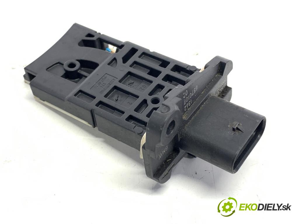 BMW F45 nadwozie wielkoprzestrzenne (MPV) 2015 110 kW 218 d 1995 Váha vzduchu 8570107 (Váha vzduchu)