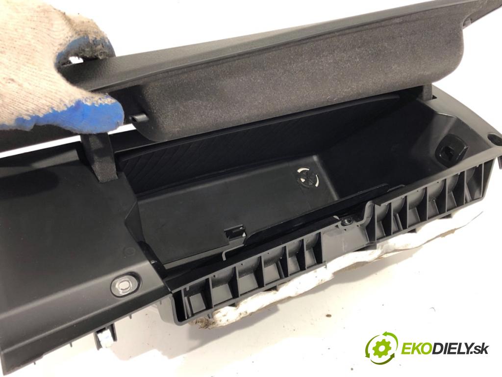 BMW F45 nadwozie wielkoprzestrzenne (MPV) 2015 110 kW 218 d 1995 Priehradka, kastlík spolujazdca 9318641 (Priehradka (kastlík))