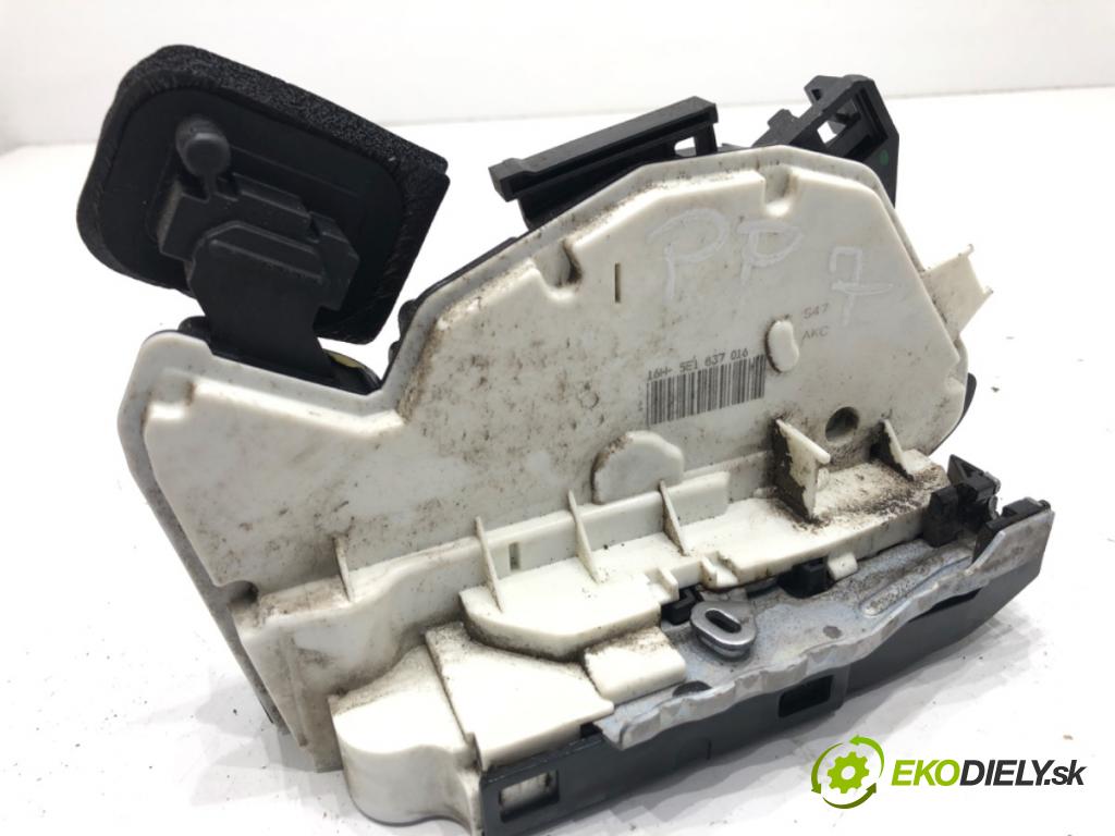 SKODA RAPID liftback 2013 77 kW 1.2 TSI 1197 zámok dveře pravý přední část 5E1837016