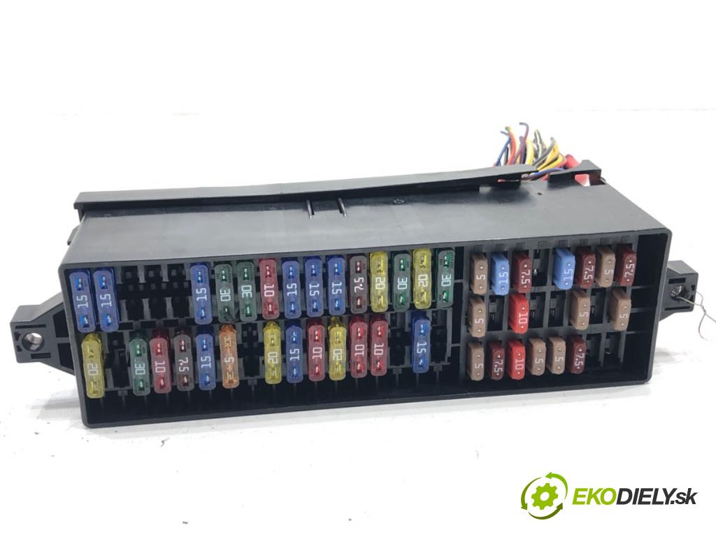 SKODA RAPID liftback 2013 77 kW 1.2 TSI 1197 skříňka poistková  (Pojistková skříňka)