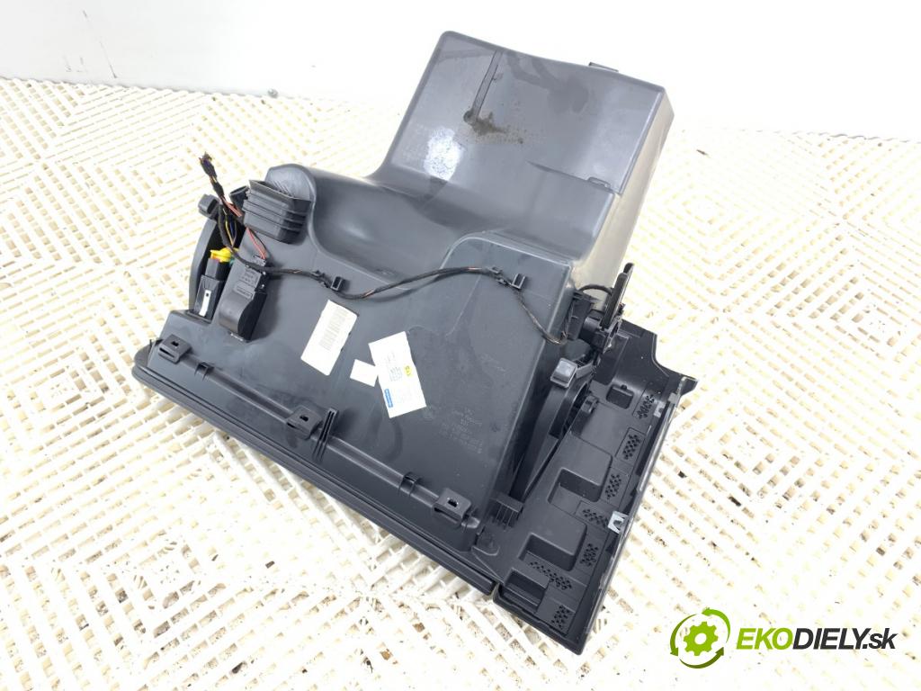 SKODA RAPID liftback 2013 77 kW 1.2 TSI 1197 Priehradka, kastlík spolujazdca 5JB857097E (Priehradka (kastlík))