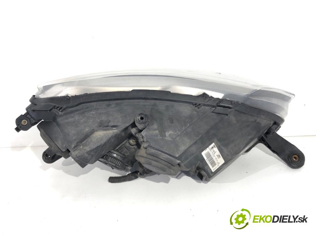 SKODA RAPID liftback 2013 77 kW 1.2 TSI 1197 Svetlomet ľavy predný 5JB941017