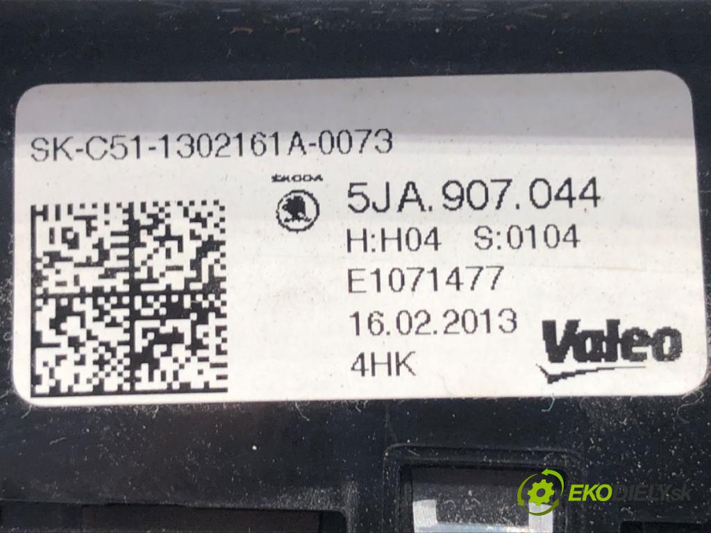 SKODA RAPID liftback 2013 77 kW 1.2 TSI 1197 Panel ovládania kúrenia 5JA907044 (Prepínacie páčky pod volantom)