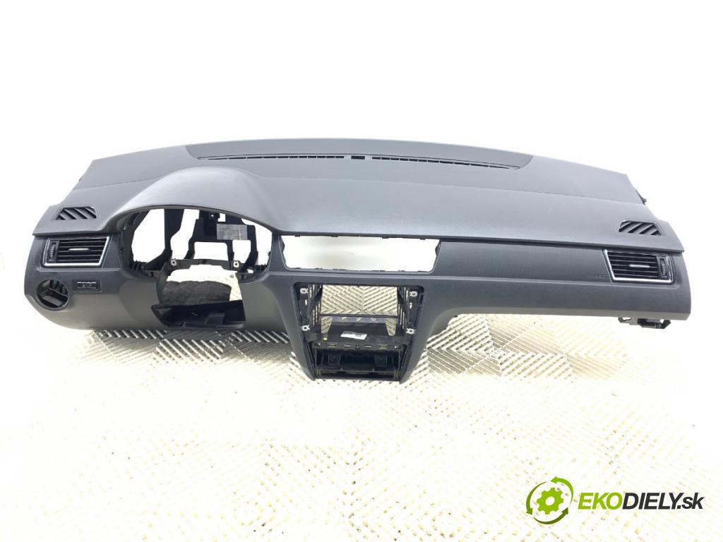 SKODA RAPID liftback 2013 77 kW 1.2 TSI 1197 palubní doska 5JB857009 (Palubní deska)