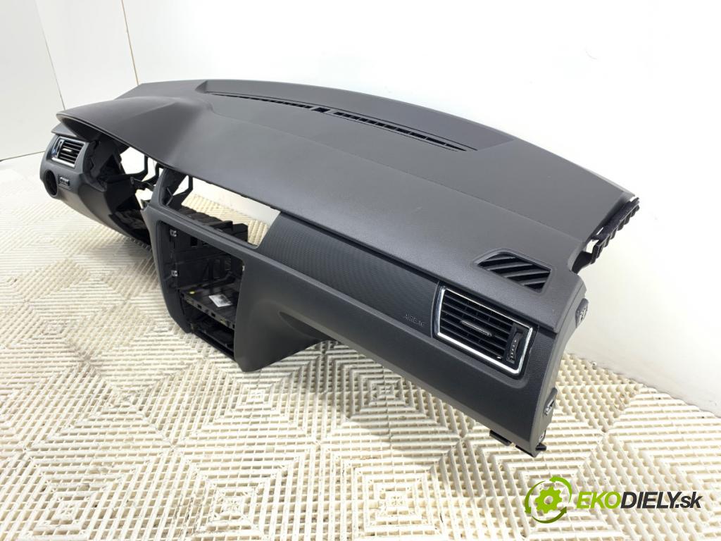 SKODA RAPID liftback 2013 77 kW 1.2 TSI 1197 palubní doska 5JB857009 (Palubní deska)