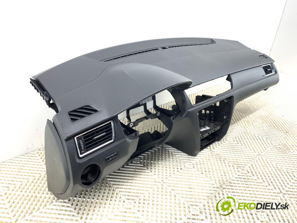 SKODA RAPID liftback 2013 77 kW 1.2 TSI 1197 palubní doska 5JB857009 (Palubní deska)