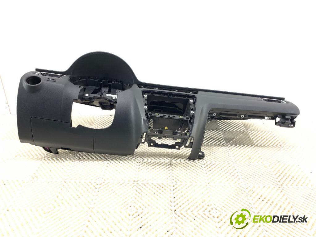 SKODA RAPID liftback 2013 77 kW 1.2 TSI 1197 palubní doska 5JB857009 (Palubní deska)