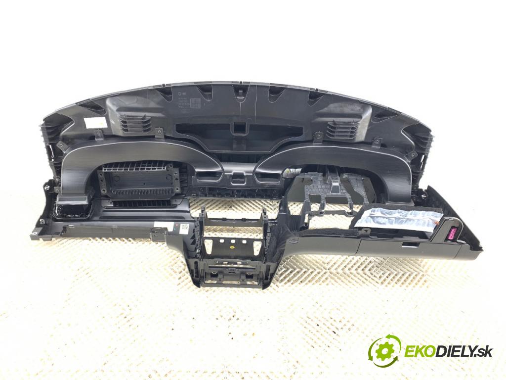 SKODA RAPID liftback 2013 77 kW 1.2 TSI 1197 palubní doska 5JB857009 (Palubní deska)