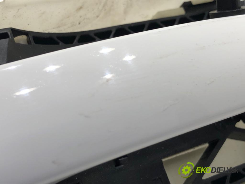 SKODA RAPID liftback 2013 77 kW 1.2 TSI 1197 Kľučka vonkajšia ľavy predný