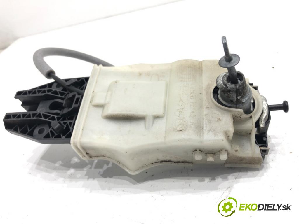 SKODA RAPID liftback 2013 77 kW 1.2 TSI 1197 Kľučka vonkajšia ľavy predný