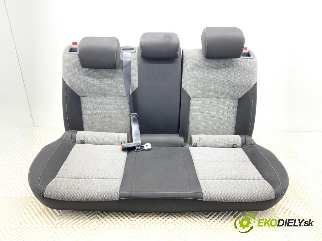 SKODA RAPID liftback 2013 77 kW 1.2 TSI 1197 Sedadlo druhý rad 