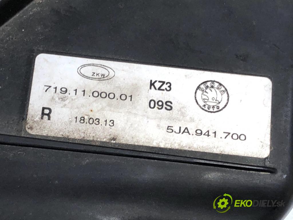 SKODA RAPID liftback 2013 77 kW 1.2 TSI 1197 hmlové svetlo, hmlovka pravý přední část 5JA941700