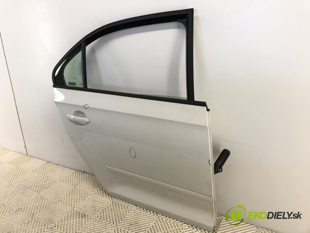 SKODA RAPID liftback 2013 77 kW 1.2 TSI 1197 dveře pravý zadní část