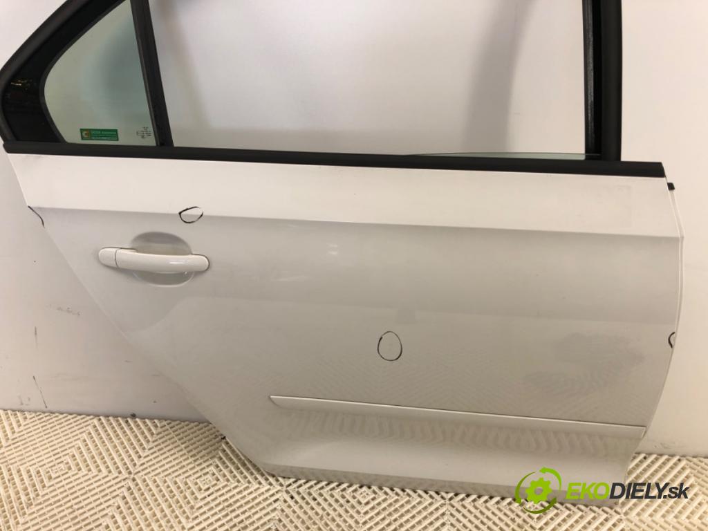 SKODA RAPID liftback 2013 77 kW 1.2 TSI 1197 dveře pravý zadní část