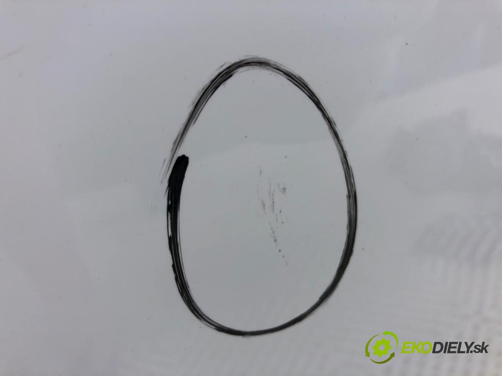 SKODA RAPID liftback 2013 77 kW 1.2 TSI 1197 dveře pravý zadní část