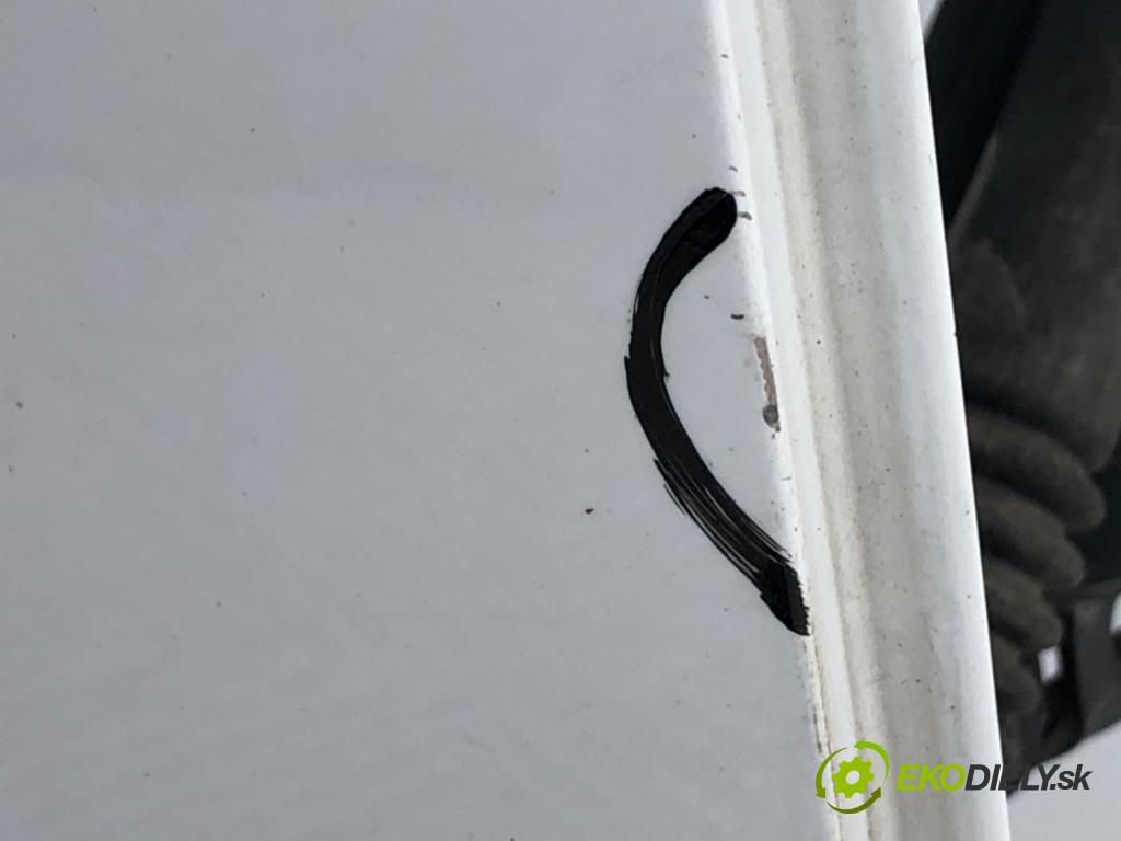 SKODA RAPID liftback 2013 77 kW 1.2 TSI 1197 dveře pravý zadní část