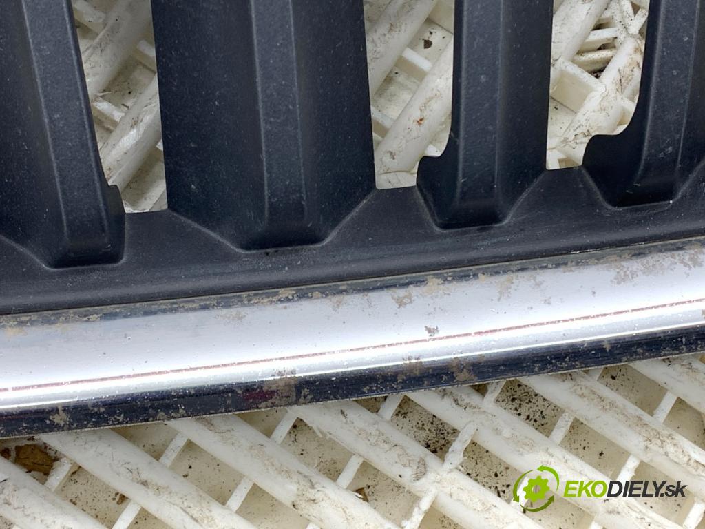 SKODA RAPID liftback 2013 77 kW 1.2 TSI 1197 mřížka maska 5JA853668 (Přední mřížka (maska chladiče))