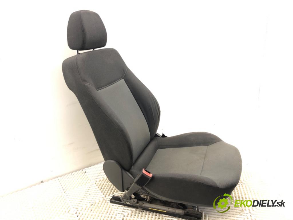 OPEL ZAFIRA B Nadwozie pełne/minivan 2005 88 kW 1.9 CDTI VAN (M75) 1910 Sedadlo ľavy predný
