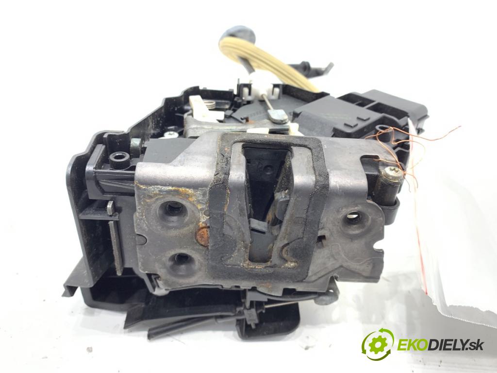 FORD FOCUS II Kombi 2007 80 kW 1.6 TDCi 1560 zámok dveře levý přední část 3M5AR21813ER