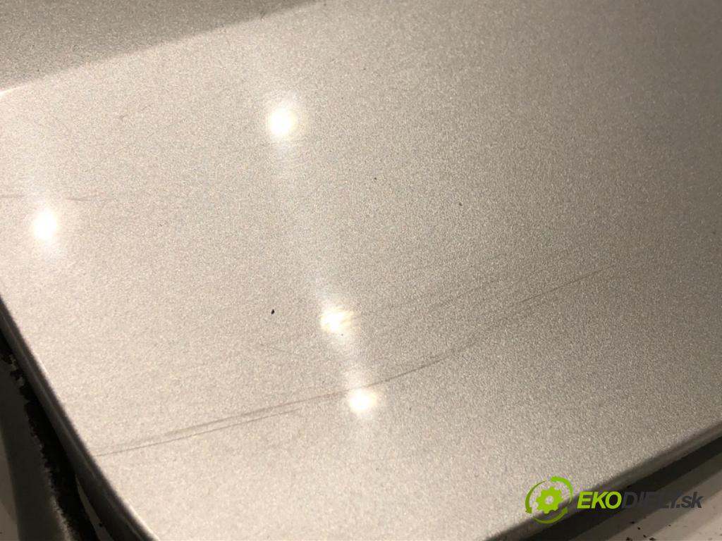 TOYOTA RAV 4 II SUV 2002 85 kW 2.0 D 4WD (CLA20_, CLA21_) 1995 Dvierka nádrže paliva  (Kľučka dverí ostatné)