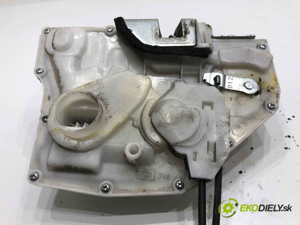 SUZUKI SX4 liftback 2007 79 kW 1.6 VVT 4x4 (RW 416) 1586 zámok dveře pravý přední část