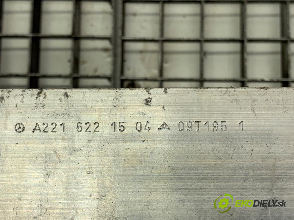 MERCEDES-BENZ W221 sedan 2010 220 kW S 400 Hybrid 3498 výztuha nárazníka přední část A2216221504 (Přední výztuha)