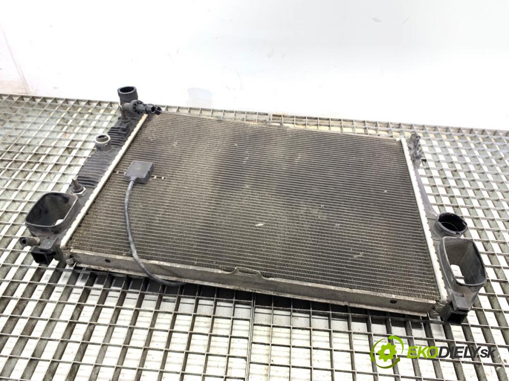 MERCEDES-BENZ W221 sedan 2010 220 kW S 400 Hybrid 3498 chladič vody A2215002103 (Vodní chladič)