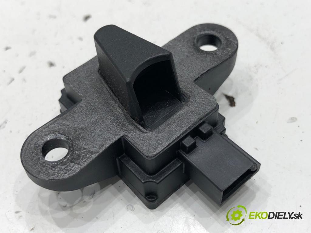 MERCEDES-BENZ W221 sedan 2010 220 kW S 400 Hybrid 3498 Snímač nárazu A0038212751 (Snímač nárazu)