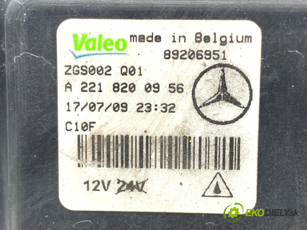 MERCEDES-BENZ W221 sedan 2010 220 kW S 400 Hybrid 3498 hmlové svetlo, hmlovka levý přední část A2218200956