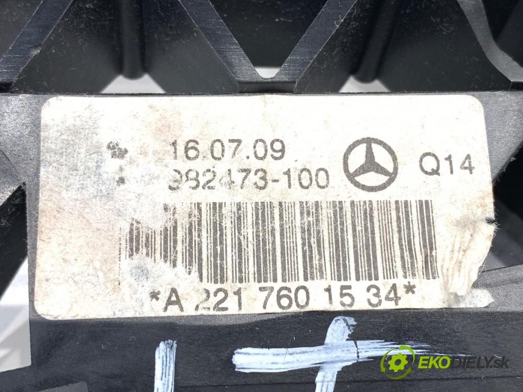 MERCEDES-BENZ W221 sedan 2010 220 kW S 400 Hybrid 3498 Kľučka vonkajšia ľavy zad A2217601534