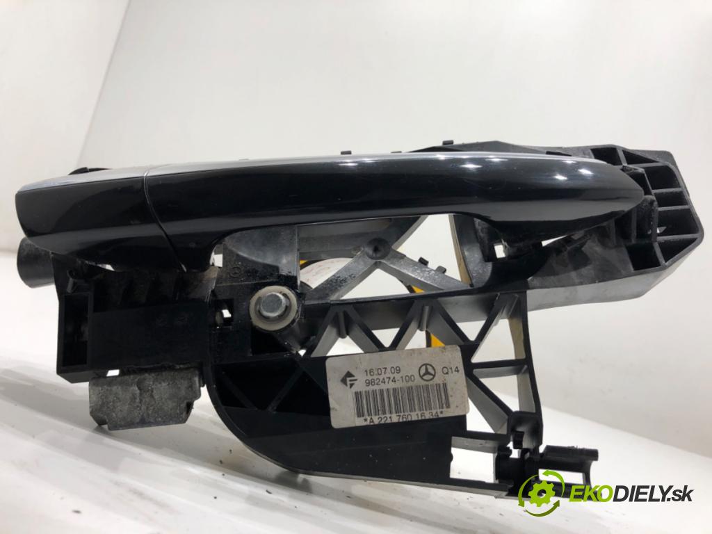 MERCEDES-BENZ W221 sedan 2010 220 kW S 400 Hybrid 3498 Kľučka vonkajšia pravy zad A2217601634