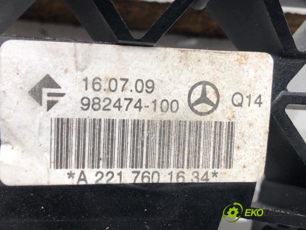 MERCEDES-BENZ W221 sedan 2010 220 kW S 400 Hybrid 3498 Kľučka vonkajšia pravy zad A2217601634