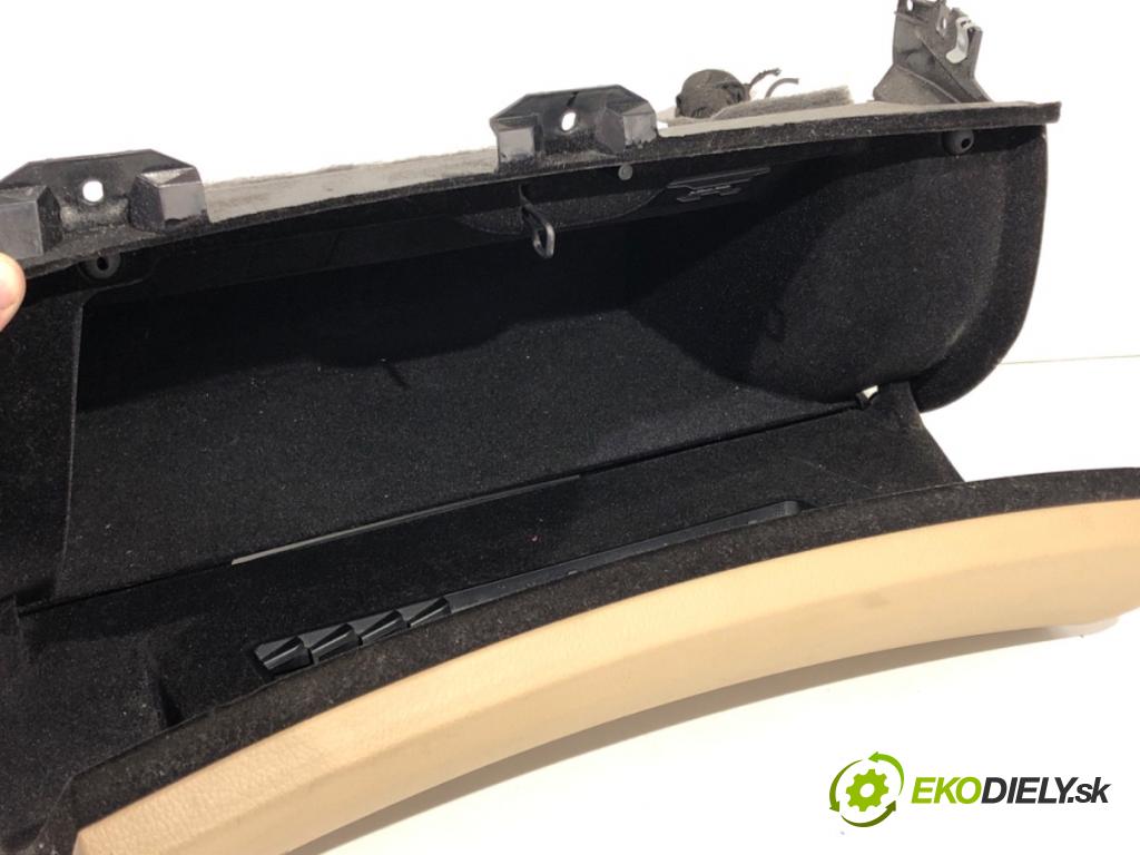 MERCEDES-BENZ W221 sedan 2010 220 kW S 400 Hybrid 3498 Priehradka, kastlík spolujazdca  (Priehradka (kastlík))