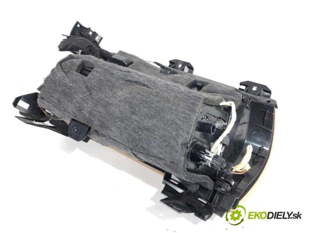 MERCEDES-BENZ W221 sedan 2010 220 kW S 400 Hybrid 3498 Priehradka, kastlík spolujazdca  (Priehradka (kastlík))