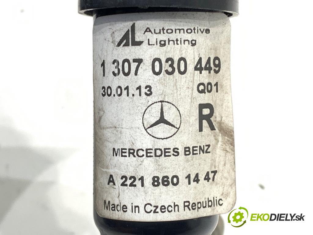 MERCEDES-BENZ W221 sedan 2010 220 kW S 400 Hybrid 3498 ostřikovače světla pravý přední část A2218601447