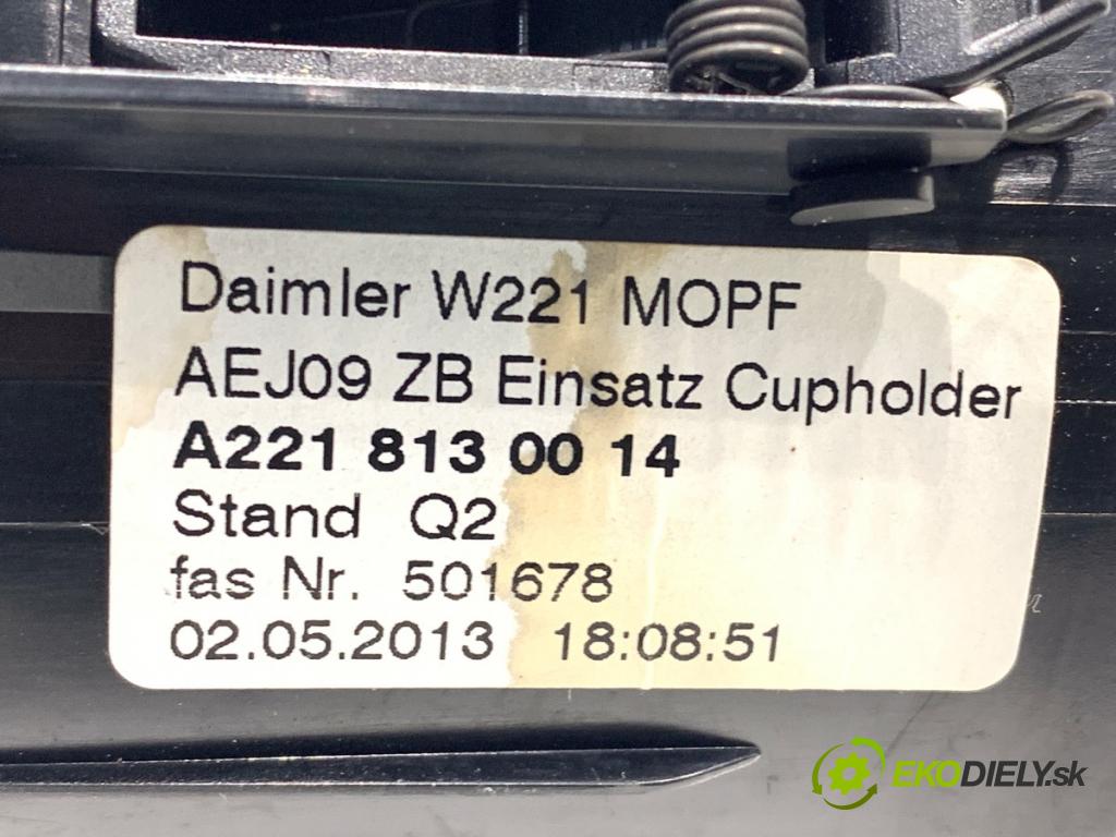 MERCEDES-BENZ W221 sedan 2010 220 kW S 400 Hybrid 3498 Držiak na nápoje A2218130014 (Držiak (úchyt) na nápoje)