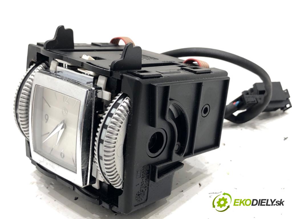 MERCEDES-BENZ W221 sedan 2010 220 kW S 400 Hybrid 3498 Displej 05569-052 (Prístrojová doska)