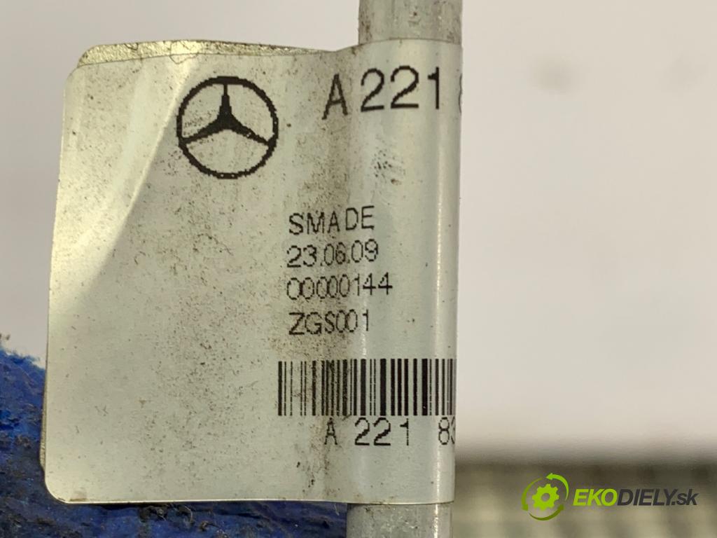 MERCEDES-BENZ W221 sedan 2010 220 kW S 400 Hybrid 3498 rúrka klimatizace A2218307715 (Trubka klimatizace)
