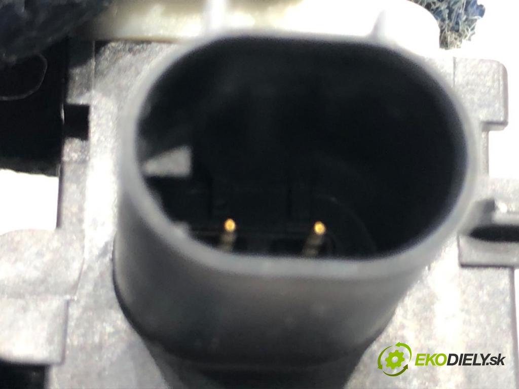 MERCEDES-BENZ W221 sedan 2010 220 kW S 400 Hybrid 3498 Snímač nárazu 0038202826 (Snímač nárazu)