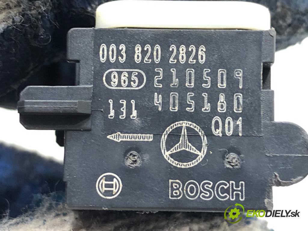 MERCEDES-BENZ W221 sedan 2010 220 kW S 400 Hybrid 3498 Snímač nárazu 0038202826 (Snímač nárazu)