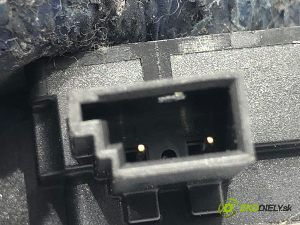 MERCEDES-BENZ W221 sedan 2010 220 kW S 400 Hybrid 3498 snímač nárazu A0038212751 (Snímač nárazu)